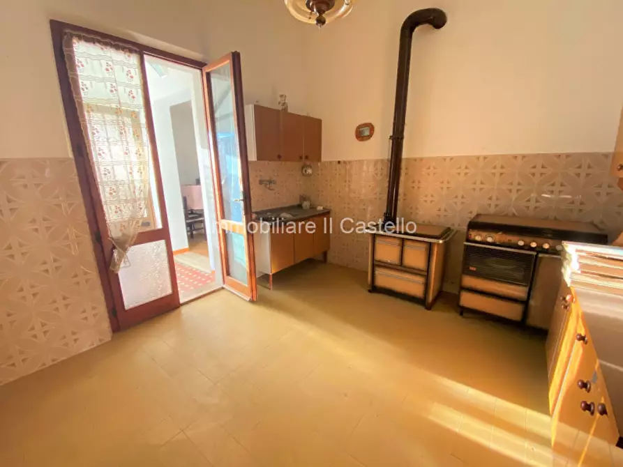 Immagine 2 di Appartamento in vendita  in via dei partigiani a Castiglione Del Lago