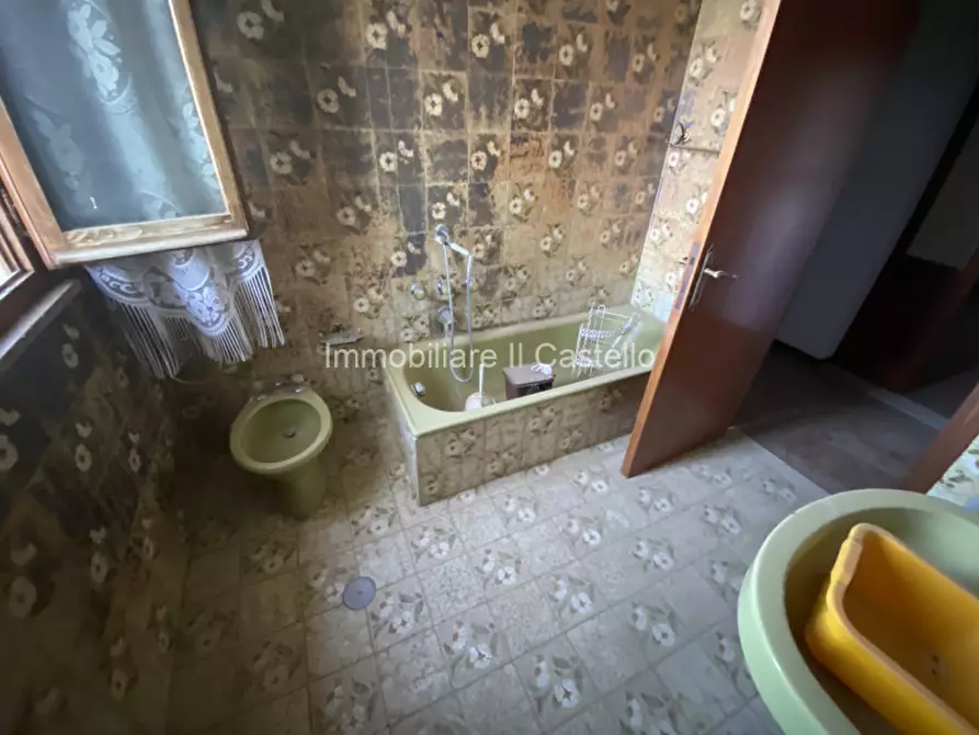 Immagine 14 di Appartamento in vendita  in via dei partigiani a Castiglione Del Lago