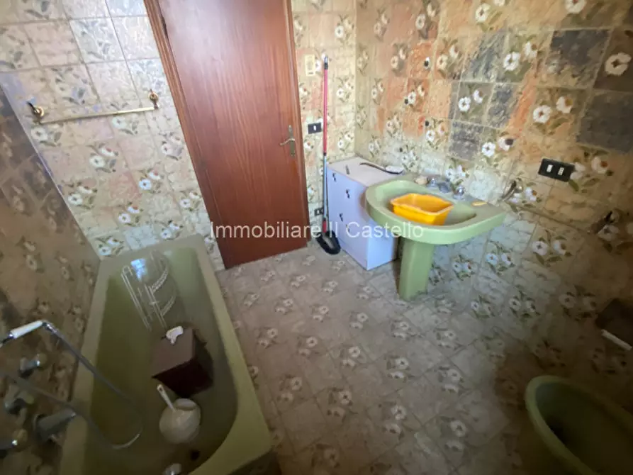 Immagine 15 di Appartamento in vendita  in via dei partigiani a Castiglione Del Lago