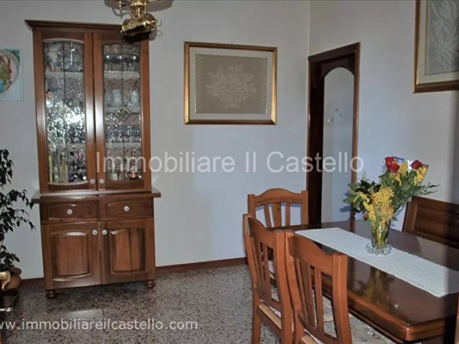 Immagine 3 di Villetta a schiera in vendita  a Castiglione Del Lago