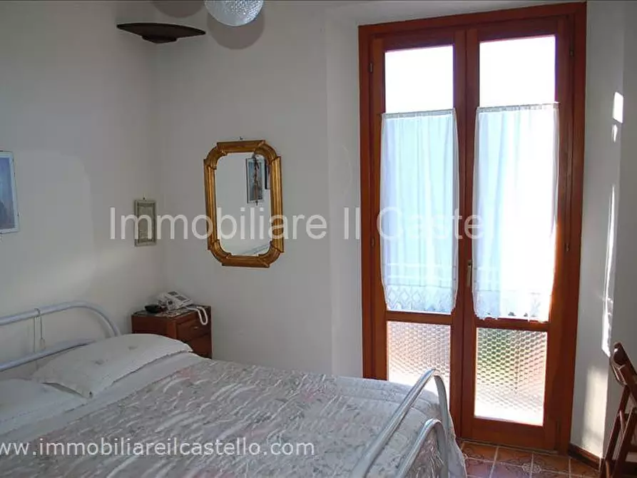 Immagine 7 di Villetta a schiera in vendita  a Castiglione Del Lago