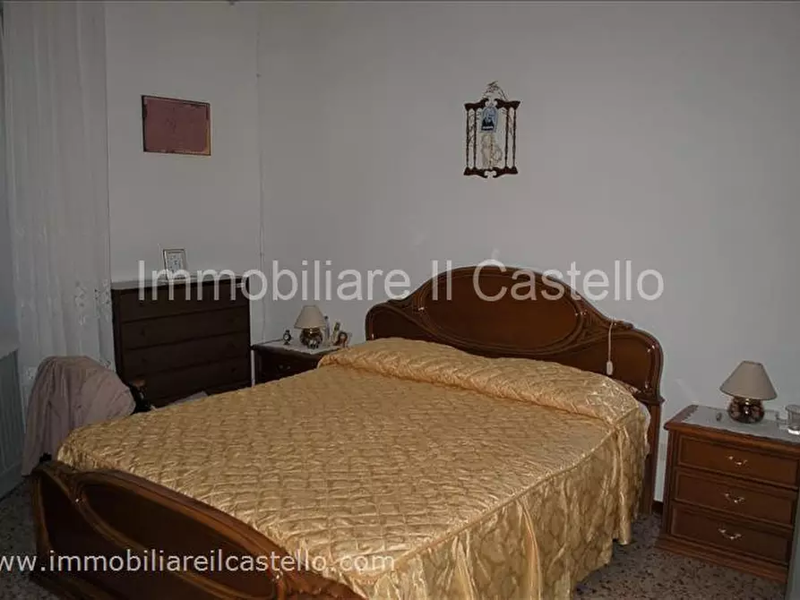 Immagine 11 di Villetta a schiera in vendita  a Castiglione Del Lago