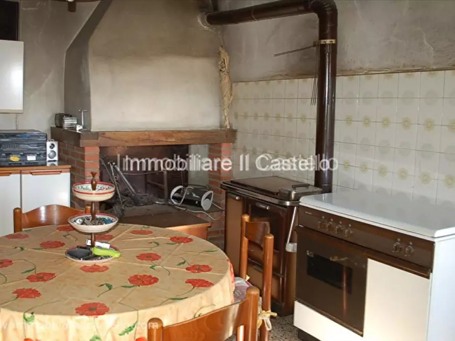 Immagine 2 di Casa bifamiliare in vendita  in Loc. Bracacci a Castiglione Del Lago