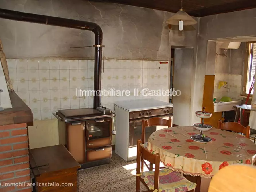 Immagine 3 di Casa bifamiliare in vendita  in Loc. Bracacci a Castiglione Del Lago