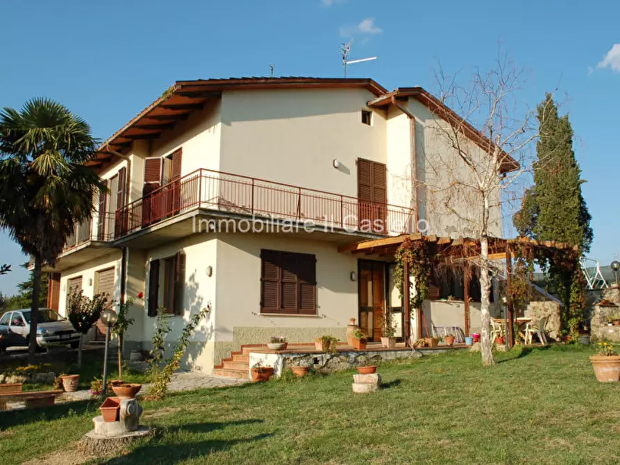 Immagine 1 di Casa indipendente in vendita  a Chiusi