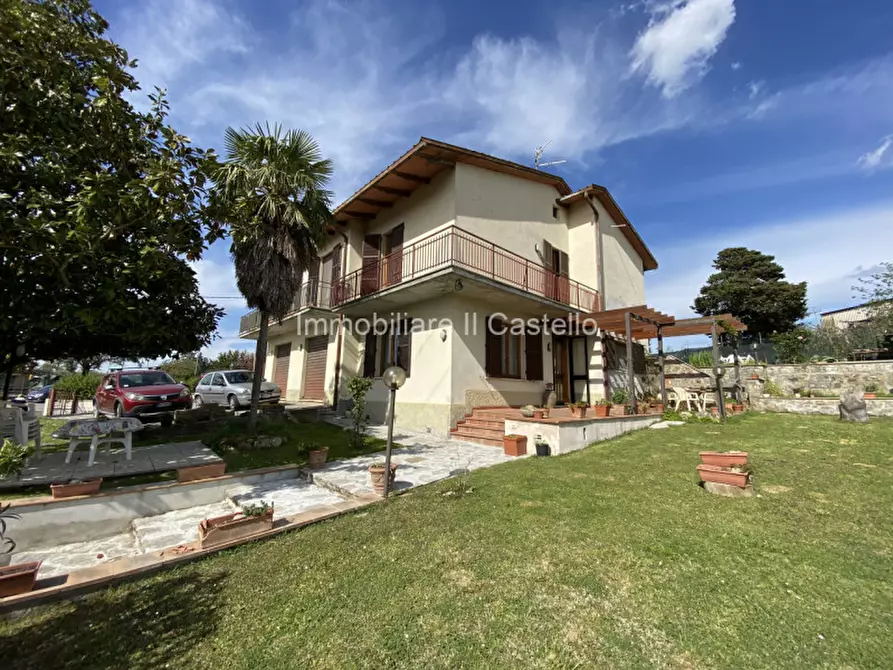 Immagine 1 di Casa indipendente in vendita  a Chiusi
