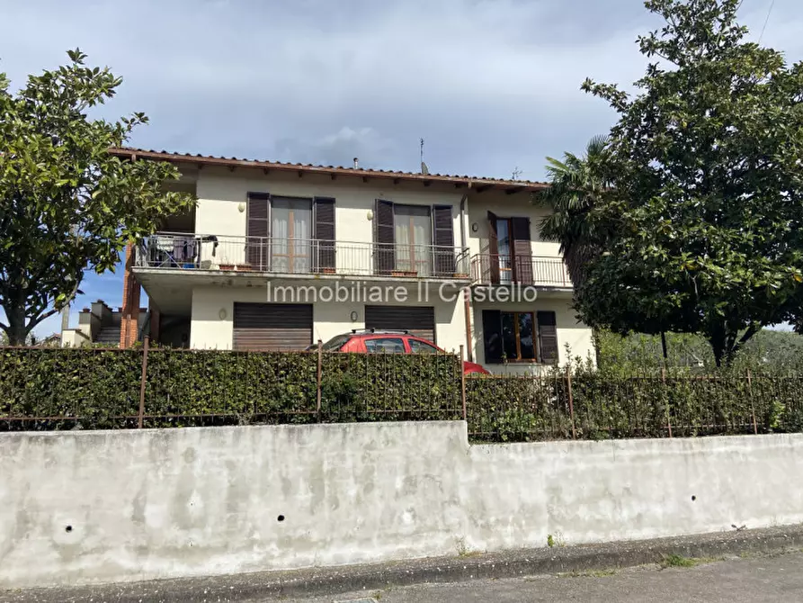 Immagine 4 di Casa indipendente in vendita  a Chiusi