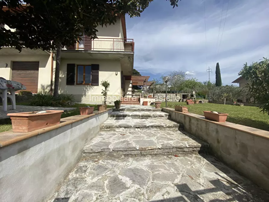 Immagine 6 di Casa indipendente in vendita  a Chiusi