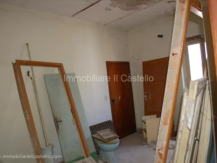 Immagine 9 di Villetta a schiera in vendita  a Castiglione Del Lago