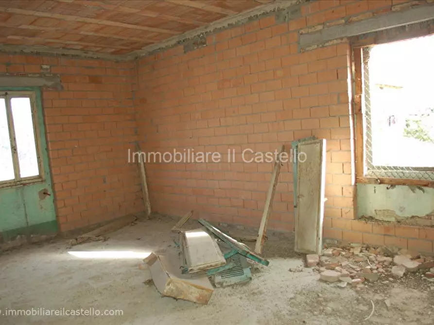 Immagine 10 di Villetta a schiera in vendita  a Castiglione Del Lago