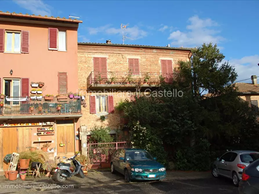 Immagine 1 di Villetta a schiera in vendita  a Castiglione Del Lago