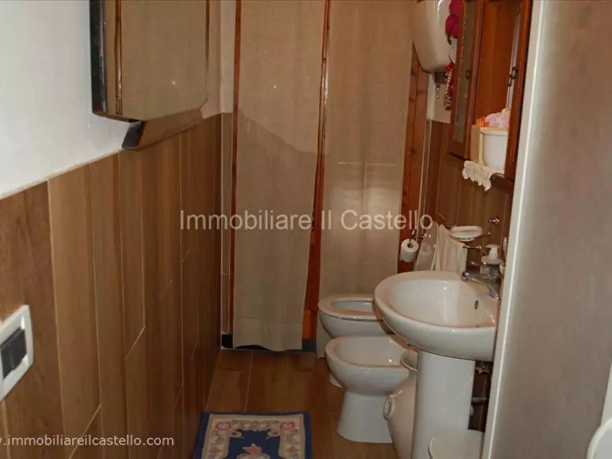 Immagine 11 di Villetta a schiera in vendita  a Castiglione Del Lago