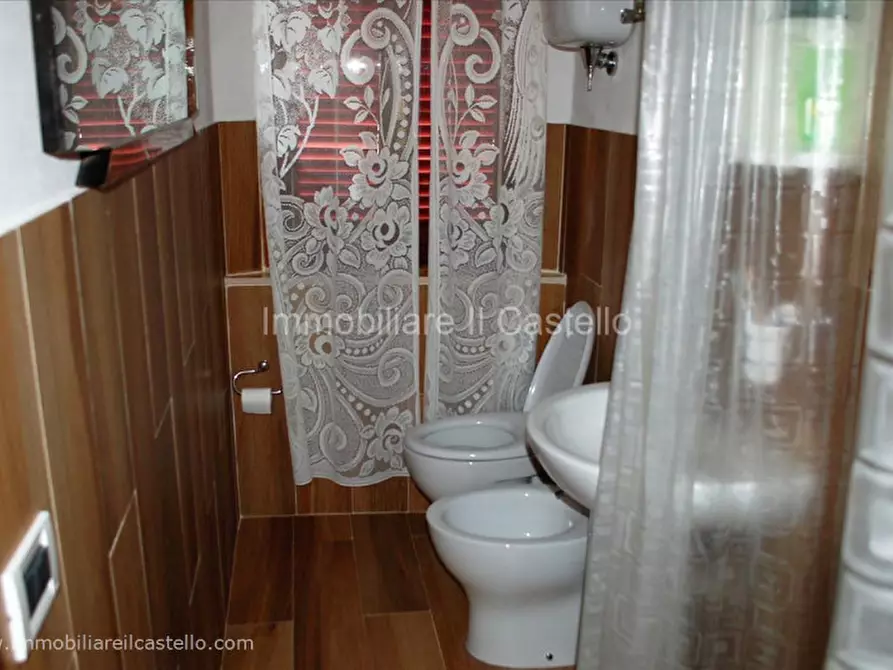 Immagine 22 di Villetta a schiera in vendita  a Castiglione Del Lago