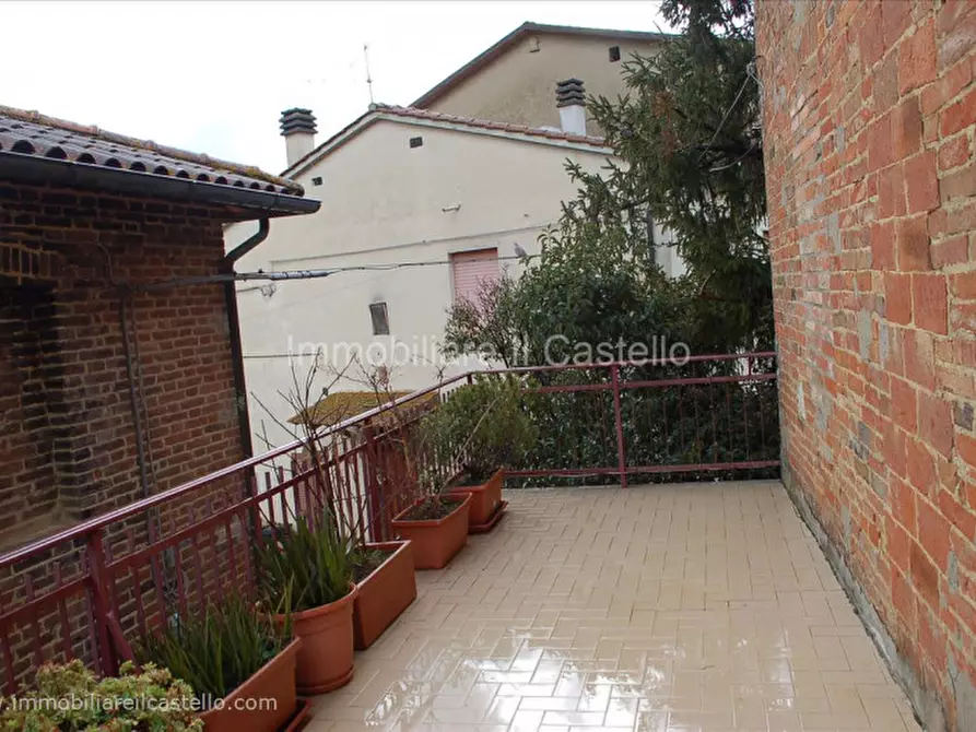 Immagine 23 di Villetta a schiera in vendita  a Castiglione Del Lago