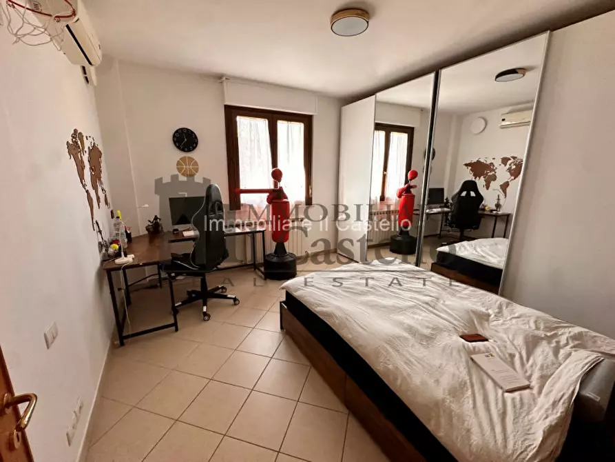 Immagine 5 di Appartamento in vendita  in Via Giuseppe Saragat a Castiglione Del Lago