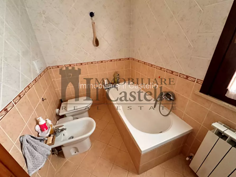 Immagine 7 di Appartamento in vendita  in Via Giuseppe Saragat a Castiglione Del Lago