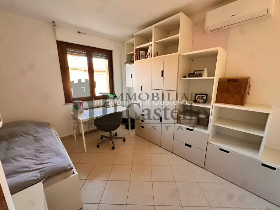 Immagine 10 di Appartamento in vendita  in Via Giuseppe Saragat a Castiglione Del Lago