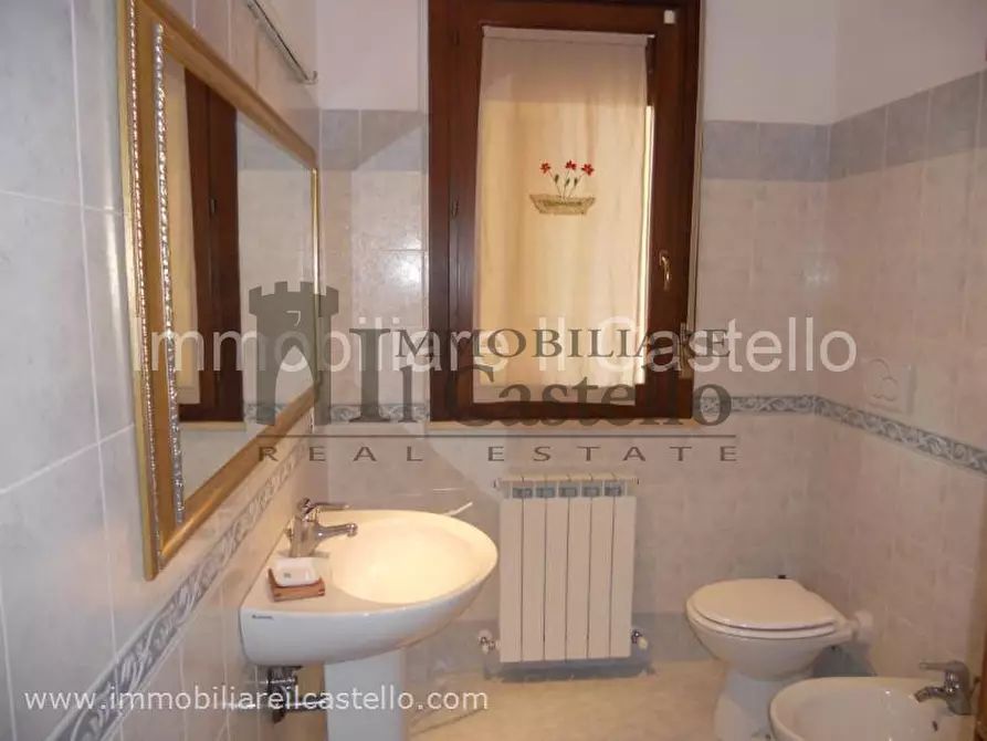 Immagine 12 di Appartamento in vendita  in Via Giuseppe Saragat a Castiglione Del Lago