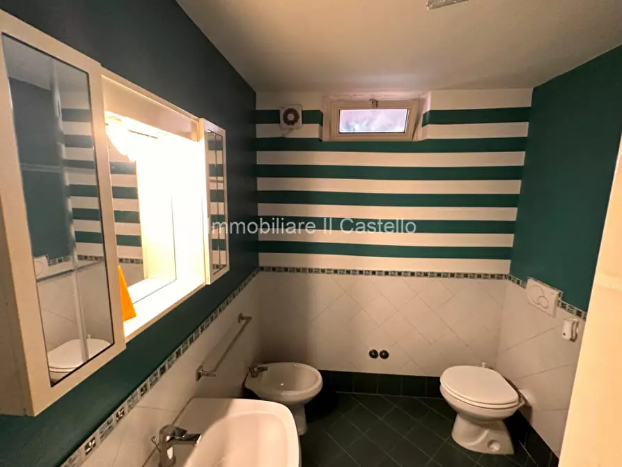 Immagine 50 di Villa in vendita  in via soccorso a Castiglione Del Lago