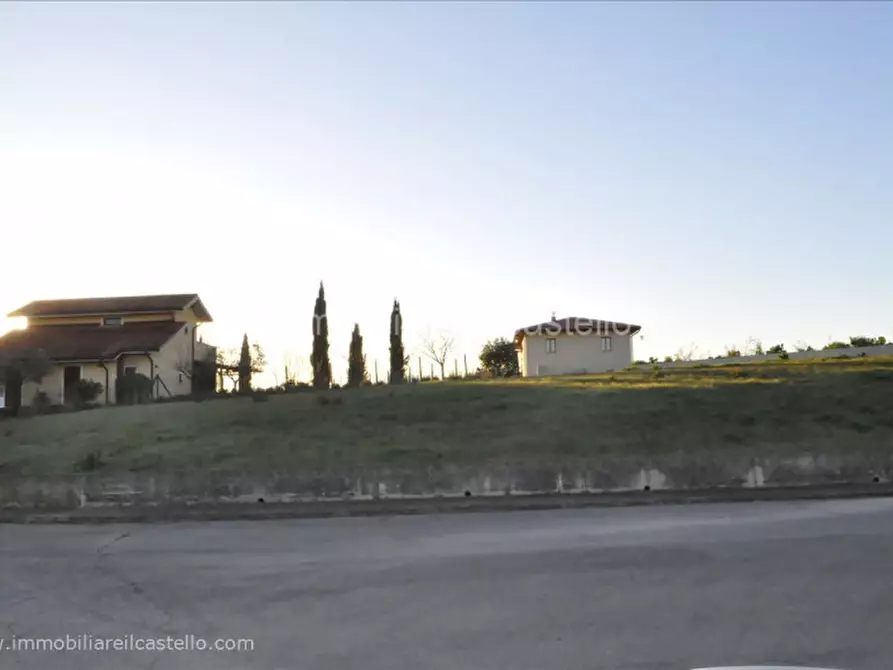 Immagine 2 di Terreno in vendita  a Castiglione Del Lago