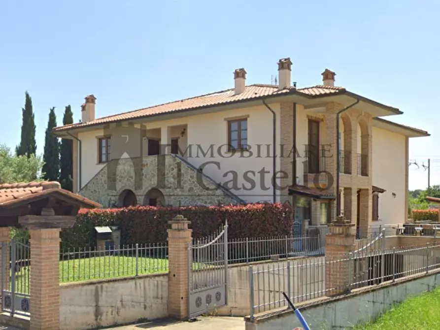 Immagine 1 di Appartamento in vendita  in ViA FERMI a Castiglione Del Lago