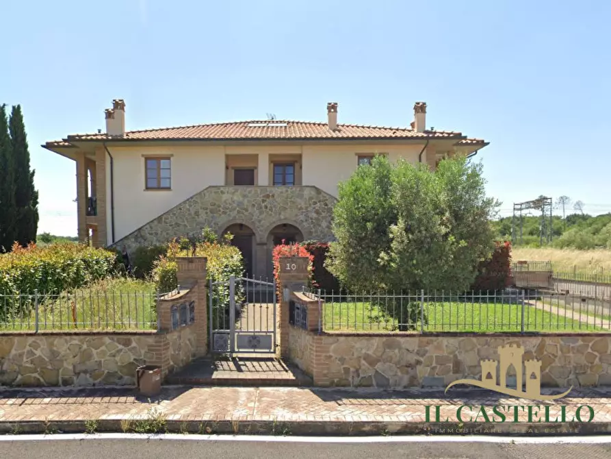 Immagine 2 di Appartamento in vendita  in ViA FERMI a Castiglione Del Lago