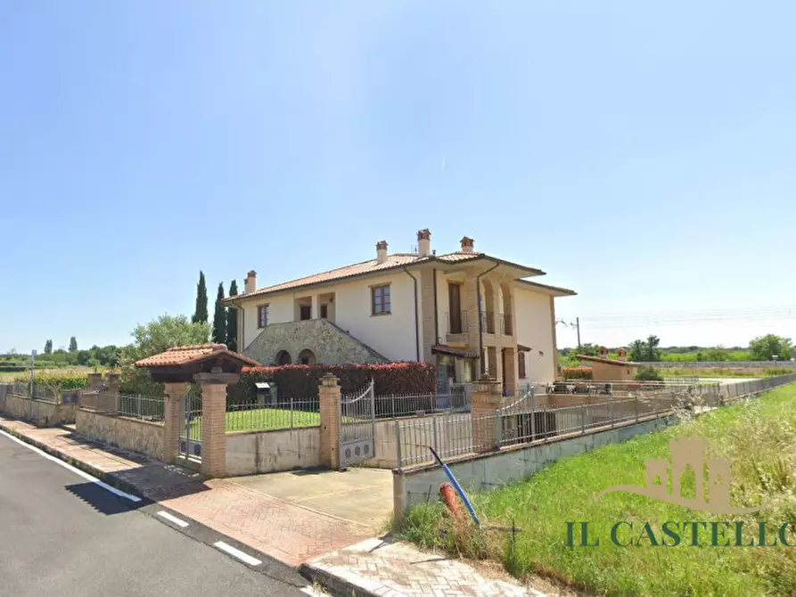 Immagine 3 di Appartamento in vendita  in ViA FERMI a Castiglione Del Lago