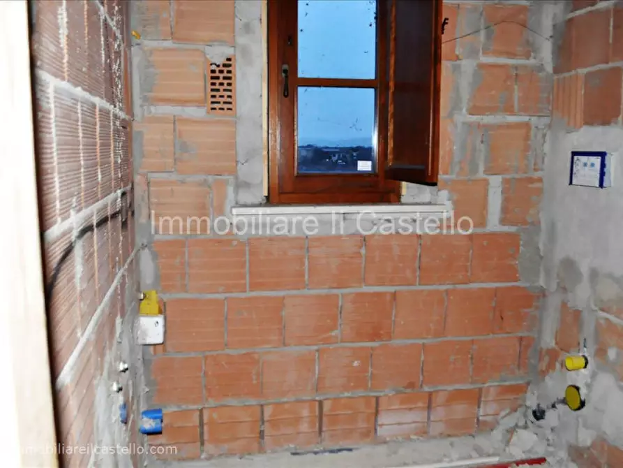 Immagine 4 di Appartamento in vendita  in Via Rasetti a Castiglione Del Lago