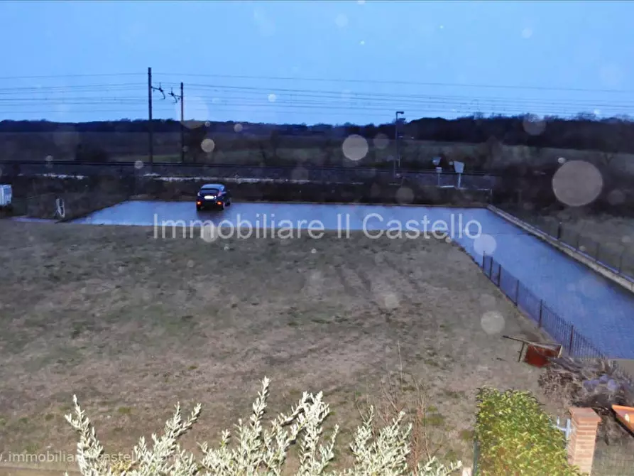 Immagine 8 di Appartamento in vendita  in Via Rasetti a Castiglione Del Lago