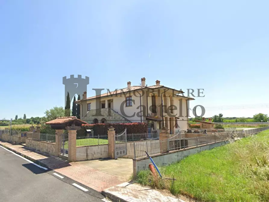 Immagine 8 di Appartamento in vendita  in ViA FERMI a Castiglione Del Lago