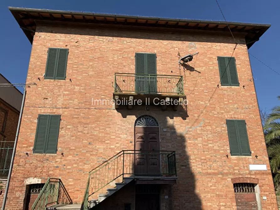 Immagine 1 di Casa indipendente in vendita  in Via Della Vittoria, 11 a Castiglione Del Lago