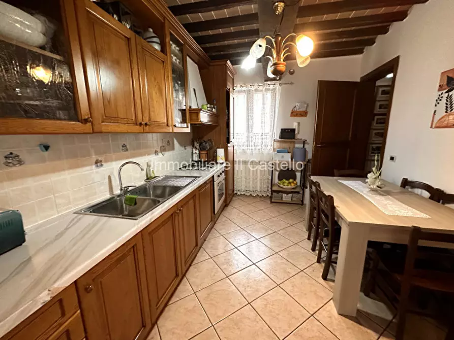 Immagine 27 di Casa bifamiliare in vendita  in VIA NAPOLI a Castiglione Del Lago