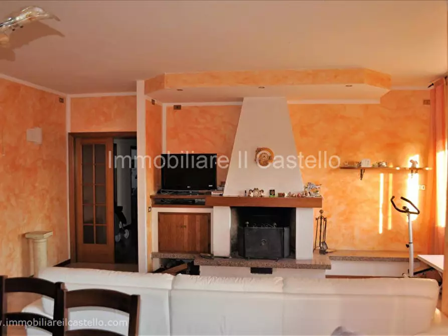 Immagine 2 di Appartamento in vendita  in Via Petrarca, 14 a Castiglione Del Lago