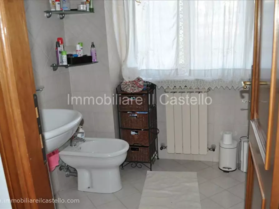 Immagine 5 di Appartamento in vendita  in Via Petrarca, 14 a Castiglione Del Lago