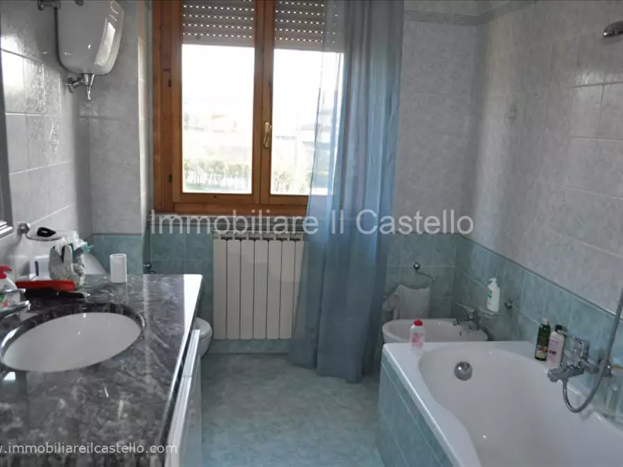 Immagine 12 di Appartamento in vendita  in Via Petrarca, 14 a Castiglione Del Lago