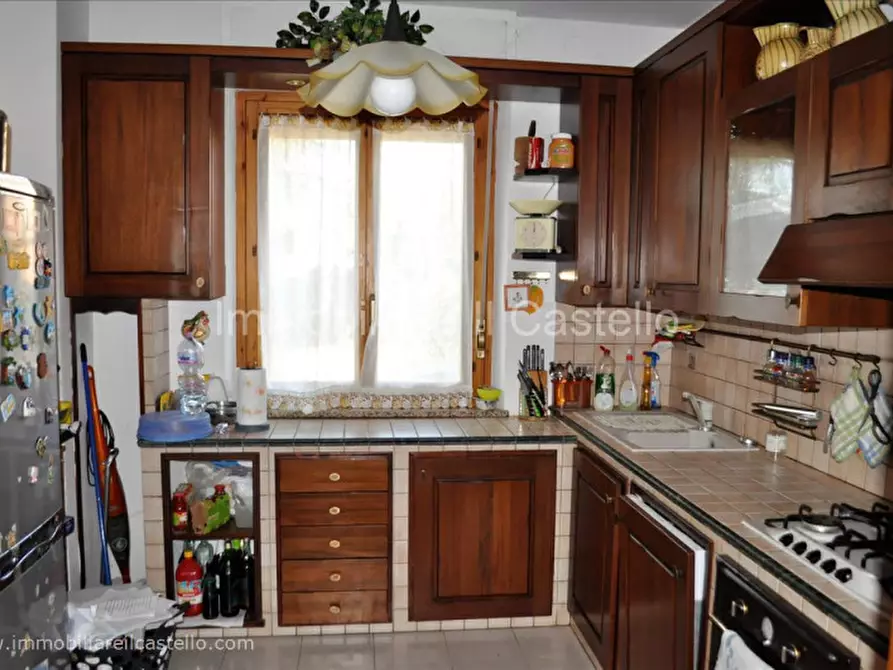 Immagine 13 di Appartamento in vendita  in Via Petrarca, 14 a Castiglione Del Lago