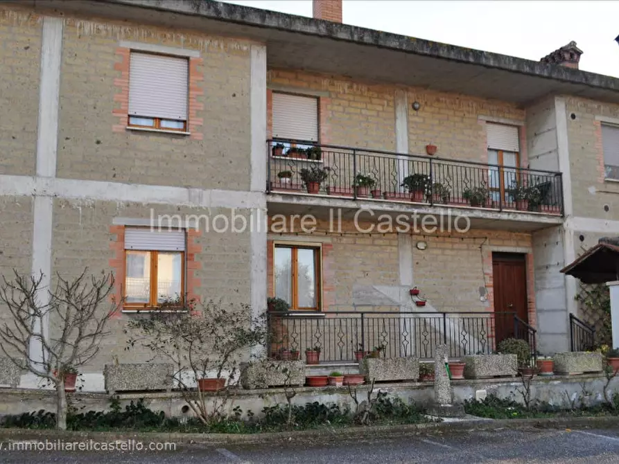 Immagine 15 di Appartamento in vendita  in Via Petrarca, 14 a Castiglione Del Lago