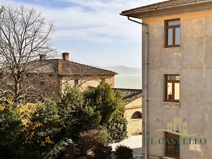 Immagine 8 di Appartamento in vendita  in Via Vittorio Emanuele a Castiglione Del Lago