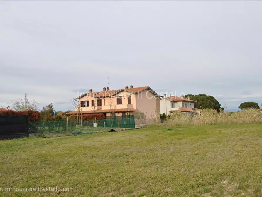 Immagine 4 di Terreno in vendita  a Castiglione Del Lago