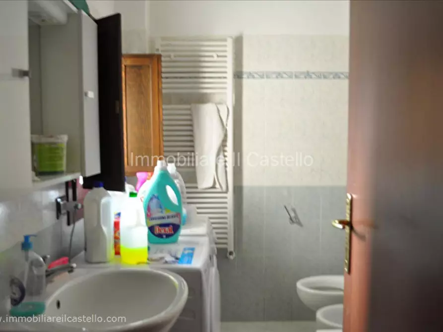 Immagine 5 di Appartamento in vendita  in Via Toscana a Castiglione Del Lago