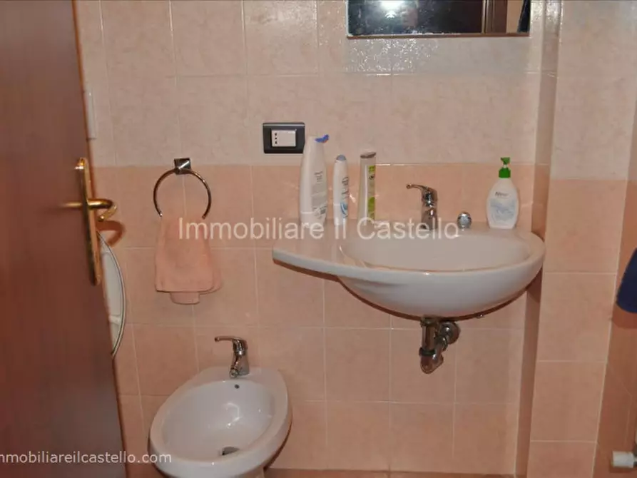 Immagine 6 di Appartamento in vendita  in Via Toscana a Castiglione Del Lago