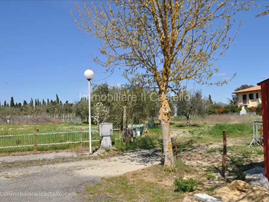 Immagine 1 di Terreno in vendita  a Castiglione Del Lago