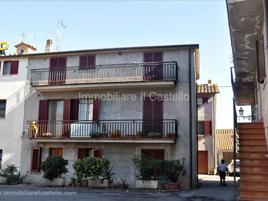 Immagine 10 di Appartamento in vendita  in Piazza San Martino a Tuoro Sul Trasimeno