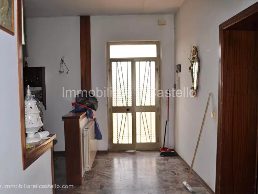 Immagine 2 di Appartamento in vendita  in Località Nonni a Castiglione Del Lago