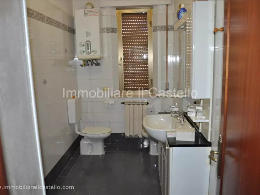 Immagine 10 di Appartamento in vendita  in Località Nonni a Castiglione Del Lago