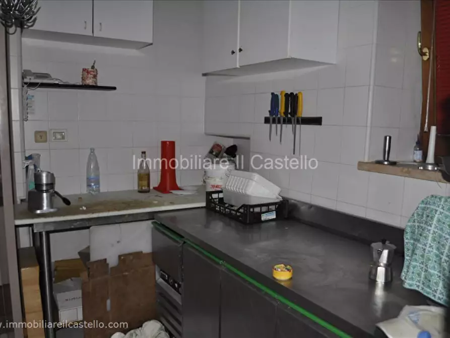 Immagine 9 di Attività commerciale in affitto  a Paciano