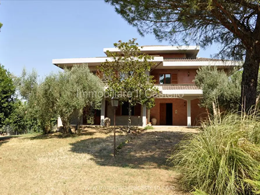 Immagine 1 di Villa in vendita  in POZZUOLO a Castiglione Del Lago