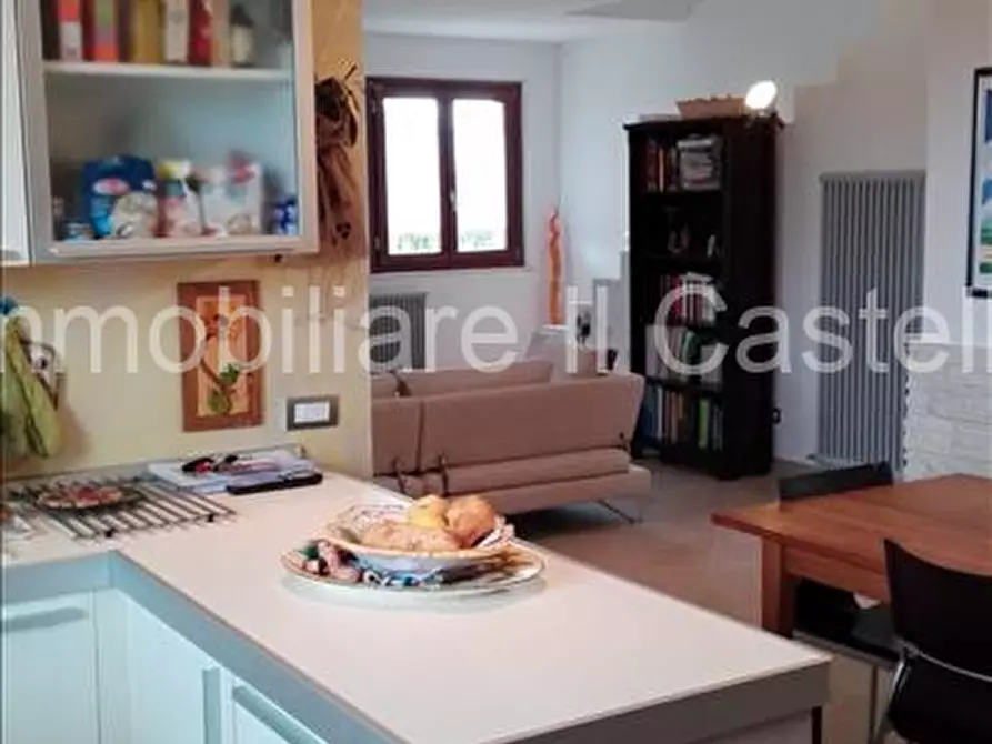 Immagine 5 di Villa in vendita  in VIA VITELLINO a Castiglione Del Lago