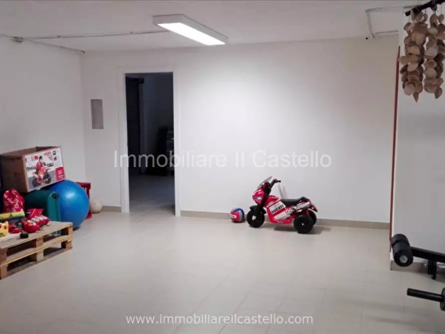 Immagine 17 di Villa in vendita  in VIA VITELLINO a Castiglione Del Lago