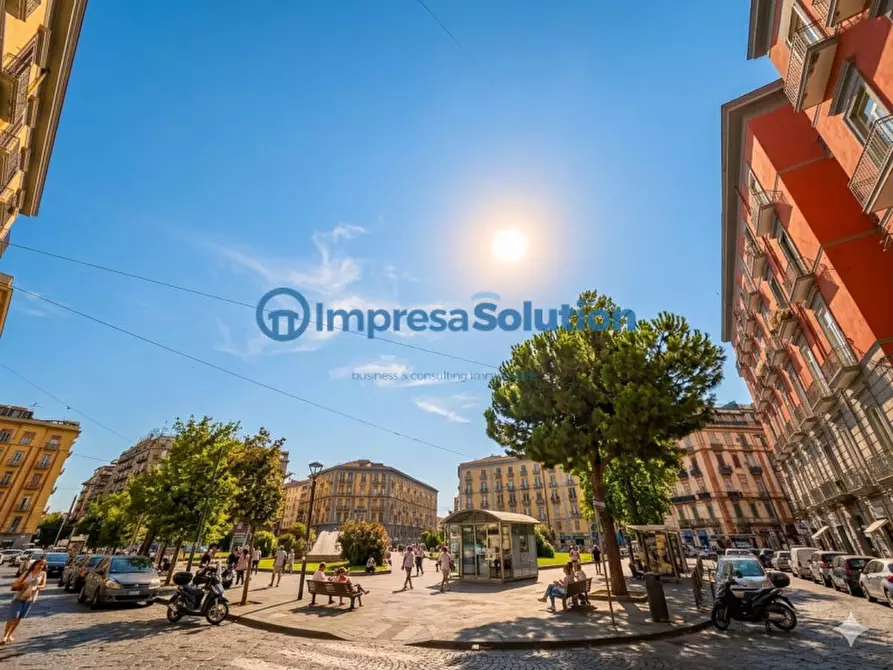 Immagine 9 di Negozio in vendita  in Piazza Nazionale a Napoli